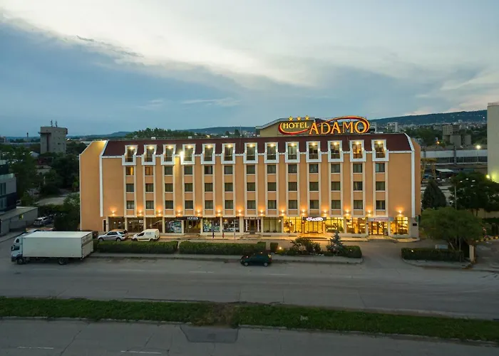 Adamo מלון 3*